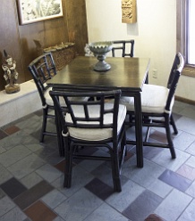 LR black openable table and chairs